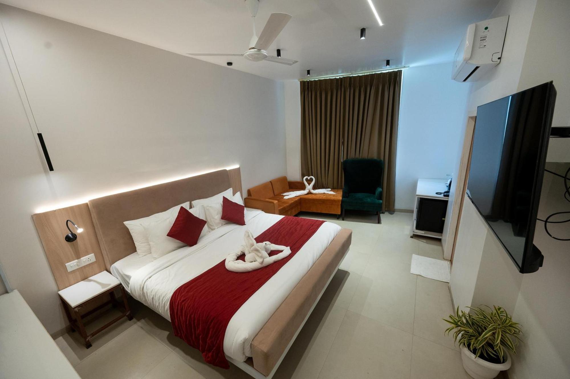 Varuna Hotel